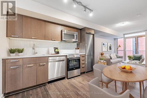 #421 -295 Adelaide St W, Toronto, ON - Indoor Photo Showing Kitchen With Stainless Steel Kitchen With Upgraded Kitchen