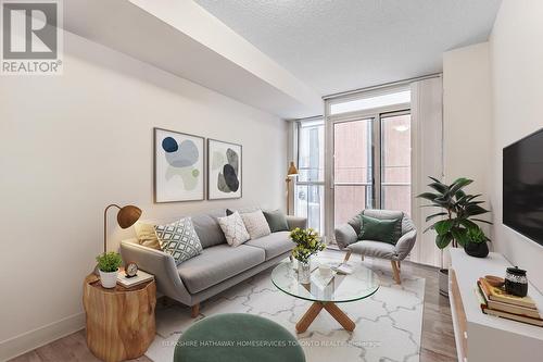 #421 -295 Adelaide St W, Toronto, ON - Indoor Photo Showing Living Room