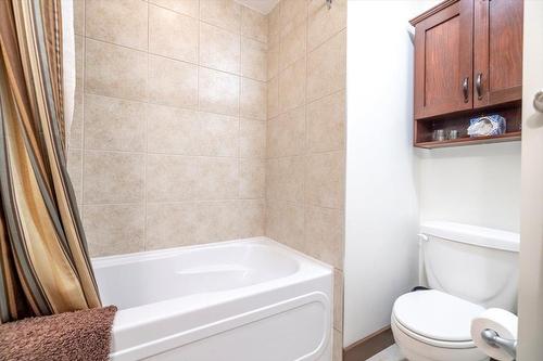 201 - 1500 Mcdonald Avenue, Fernie, BC - Indoor Photo Showing Bathroom