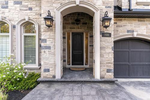 731 Montgomery Drive, Ancaster, ON - Outdoor