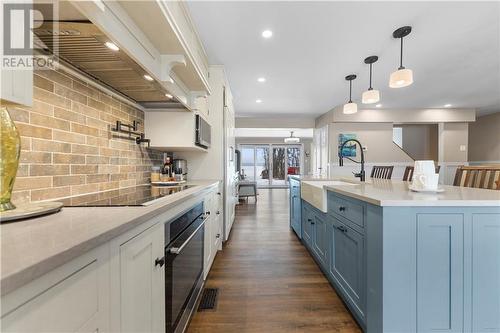 921 Cedar Lane, Pembroke, ON - Indoor Photo Showing Kitchen With Upgraded Kitchen