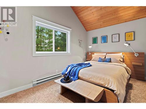 3983 Talin Place, Eagle Bay, BC - Indoor Photo Showing Bedroom