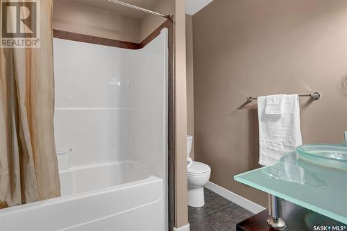 30 Fernwood Bay, White City, SK - Indoor Photo Showing Bathroom