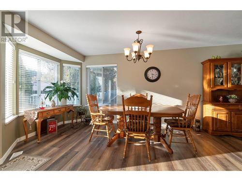 706 Chapman Crescent, Sicamous, BC - Indoor Photo Showing Dining Room