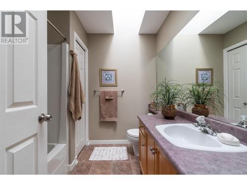 706 Chapman Crescent, Sicamous, BC - Indoor Photo Showing Bathroom