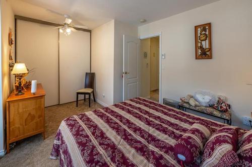 11-80 Green Avenue, Penticton, BC - Indoor Photo Showing Bedroom