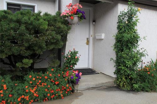 11-80 Green Avenue, Penticton, BC - Outdoor