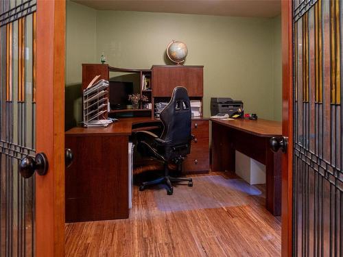 3297 Back Road Road, Revelstoke, BC - Indoor Photo Showing Office