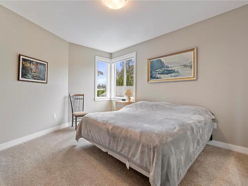 4-3535 Wood Avenue, Armstrong, BC - Indoor Photo Showing Bedroom