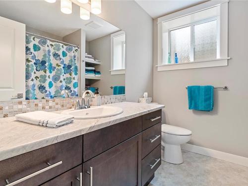 4-3535 Wood Avenue, Armstrong, BC - Indoor Photo Showing Bathroom