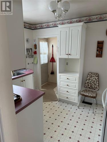 9 Luffman'S Hill, Portugal Cove St Phillips, NL - Indoor Photo Showing Kitchen With Double Sink