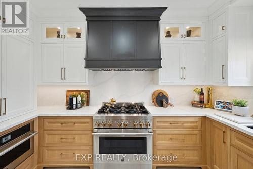 780 Foxcroft Blvd, Newmarket, ON - Indoor Photo Showing Kitchen