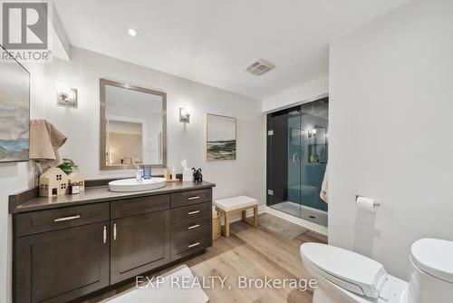 780 Foxcroft Blvd, Newmarket, ON - Indoor Photo Showing Bathroom