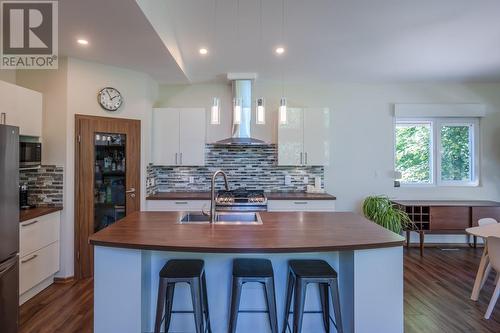 15018 Kato Street, Summerland, BC - Indoor Photo Showing Kitchen