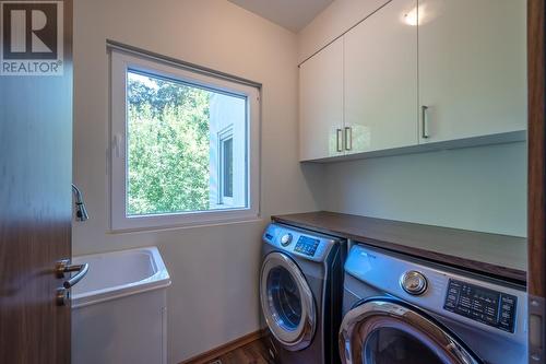 15018 Kato Street, Summerland, BC - Indoor Photo Showing Laundry Room