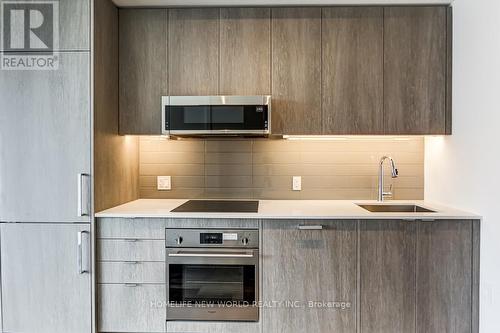 #520 -250 Lawrence Ave W, Toronto, ON - Indoor Photo Showing Kitchen