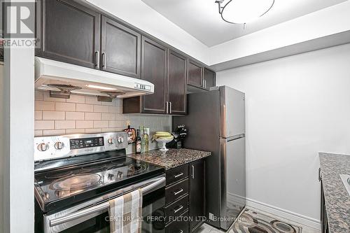 #504 -70 Town Centre Crt, Toronto, ON - Indoor Photo Showing Kitchen