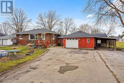 11694 Burnaby Rd, Wainfleet, ON - Outdoor With Facade