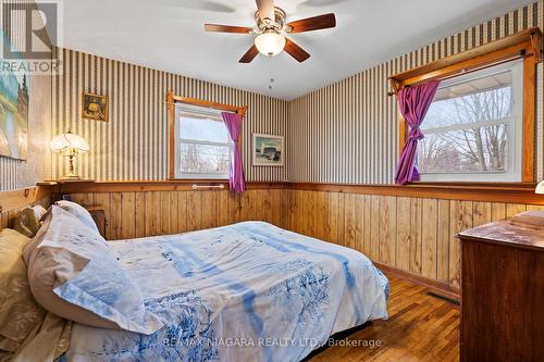 11694 Burnaby Road, Wainfleet, ON - Indoor Photo Showing Bedroom