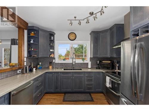 280 Ponto Road, Kelowna, BC - Indoor Photo Showing Kitchen With Double Sink With Upgraded Kitchen