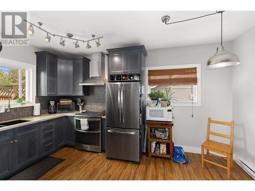 280 Ponto Road, Kelowna, BC - Indoor Photo Showing Kitchen