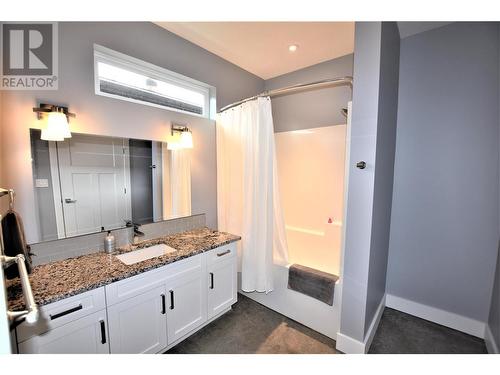 26 Lakeshore Drive, Vernon, BC - Indoor Photo Showing Bathroom