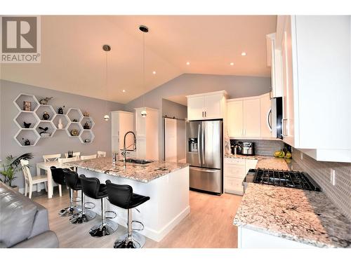 26 Lakeshore Drive, Vernon, BC - Indoor Photo Showing Kitchen With Stainless Steel Kitchen With Upgraded Kitchen