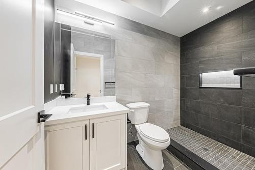 174 Pike Creek Drive, Cayuga, ON - Indoor Photo Showing Bathroom