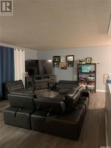 52 Patricia Drive, Coronach, SK - Indoor Photo Showing Living Room