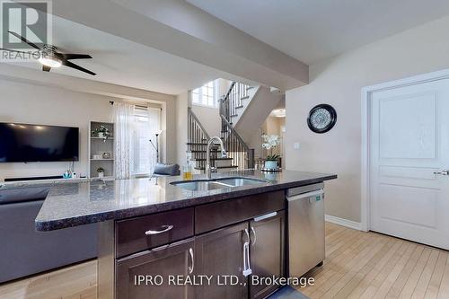 80 Oakhaven Place, Hamilton, ON - Indoor Photo Showing Kitchen With Double Sink