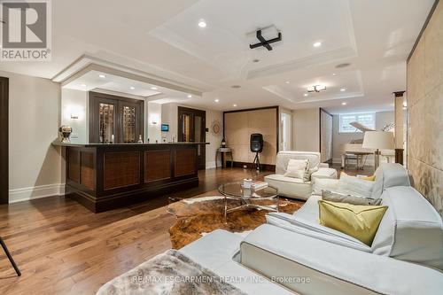 1476 Carmen Drive, Mississauga, ON - Indoor Photo Showing Living Room