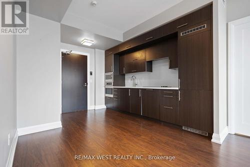 2507 - 2 Anndale Drive, Toronto, ON - Indoor Photo Showing Kitchen
