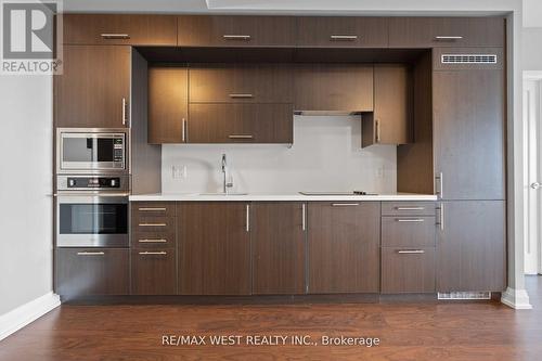 #2507 -2 Anndale Dr, Toronto, ON - Indoor Photo Showing Kitchen