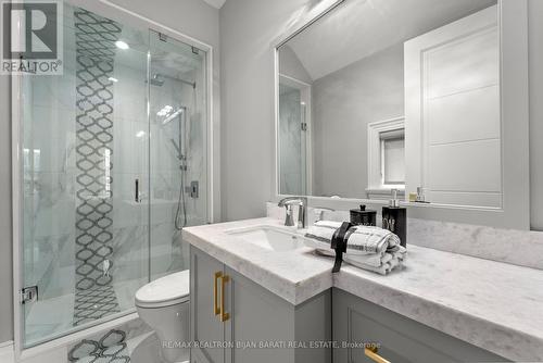 172 Maplehurst Ave, Toronto, ON - Indoor Photo Showing Bathroom