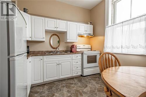 122 Cecelia Street, Pembroke, ON - Indoor Photo Showing Kitchen With Double Sink