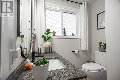 35 Bennett Street, Pembroke, ON - Indoor Photo Showing Bathroom
