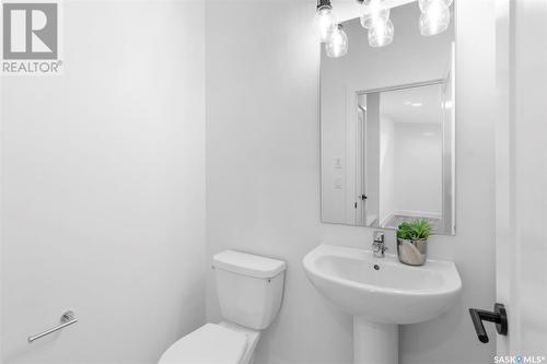 240 Dziadyk Manor, Saskatoon, SK - Indoor Photo Showing Bathroom