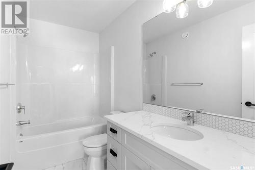240 Dziadyk Manor, Saskatoon, SK - Indoor Photo Showing Bathroom
