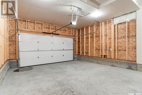 240 Dziadyk Manor, Saskatoon, SK - Indoor Photo Showing Garage