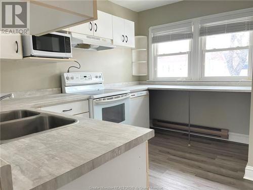 45 Leslie St, Moncton, NB - Indoor Photo Showing Kitchen With Double Sink