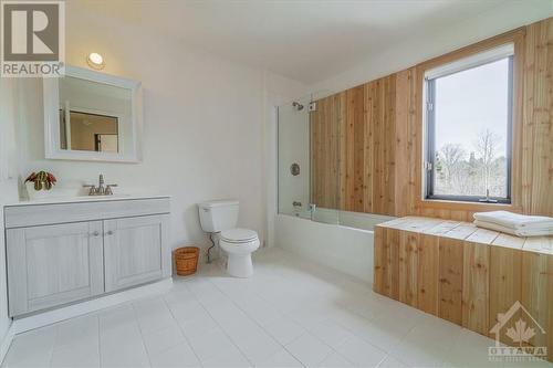 1438 Gerald Street, Ottawa, ON - Indoor Photo Showing Bathroom