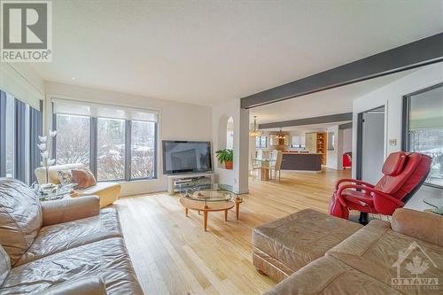 1438 Gerald Street, Ottawa, ON - Indoor Photo Showing Living Room
