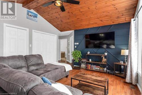 237 Neault Road, Mattawa, ON - Indoor Photo Showing Living Room