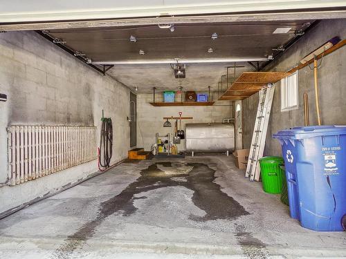 Garage - 452 Av. Lockhart, Mont-Royal, QC - Indoor Photo Showing Garage