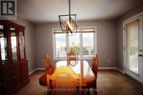 2 Lawson Avenue, Kawartha Lakes, ON - Indoor Photo Showing Dining Room