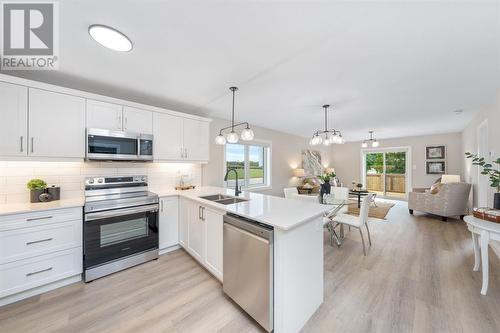 214 St Clair Boulevard Unit# 14, St Clair, ON - Indoor Photo Showing Kitchen With Double Sink With Upgraded Kitchen