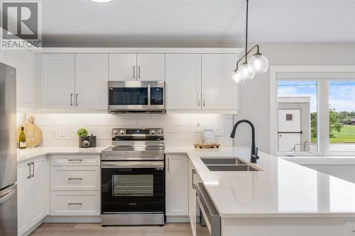 214 St Clair Boulevard Unit# 22, St Clair, ON - Indoor Photo Showing Kitchen With Double Sink With Upgraded Kitchen