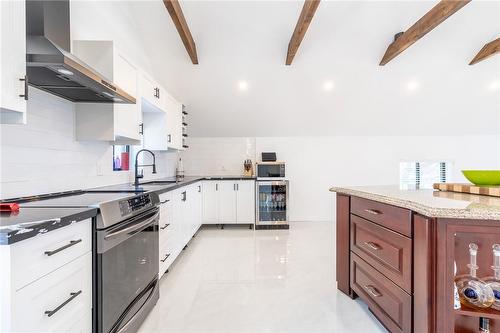 127 Freelton Road, Flamborough, ON - Indoor Photo Showing Kitchen With Upgraded Kitchen