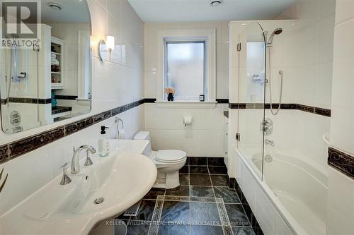 1610 Dogwood Tr, Mississauga, ON - Indoor Photo Showing Bathroom
