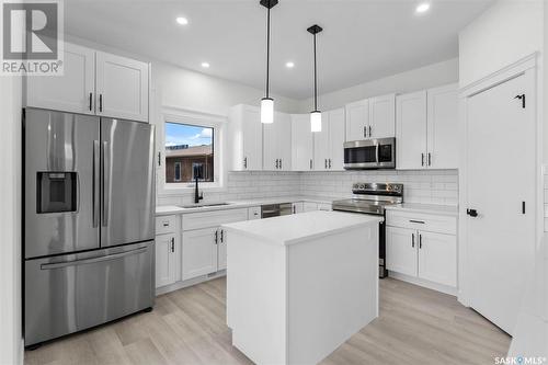 368 Barrett Street, Saskatoon, SK - Indoor Photo Showing Kitchen With Upgraded Kitchen